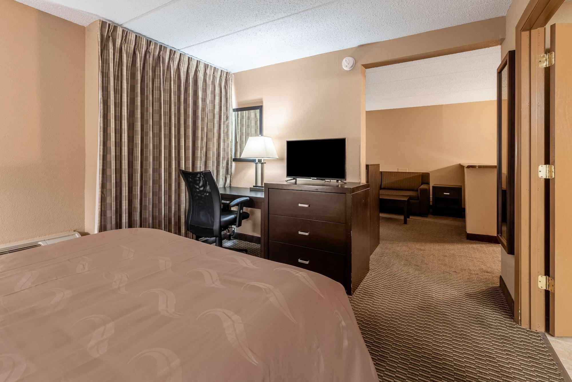 Quality Inn & Suites Cincinnati Extérieur photo