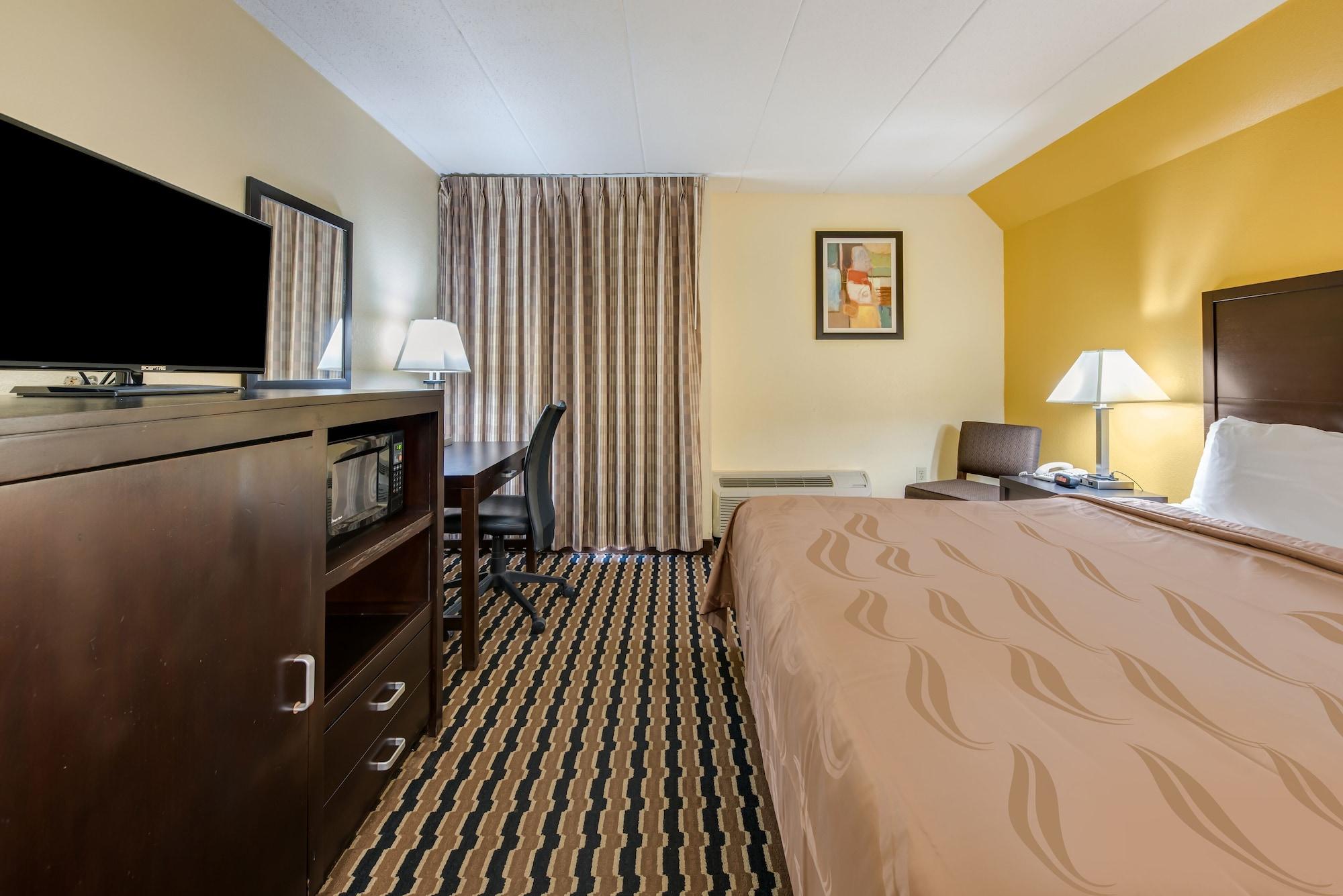 Quality Inn & Suites Cincinnati Extérieur photo