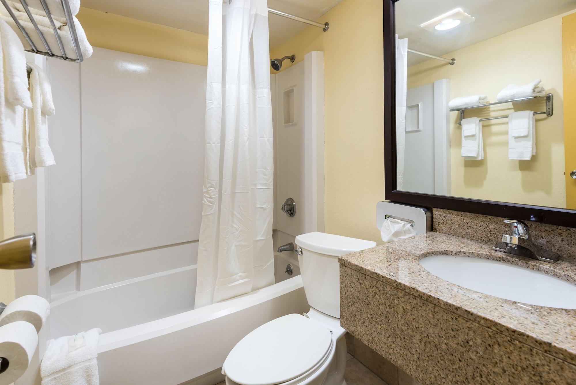 Quality Inn & Suites Cincinnati Extérieur photo