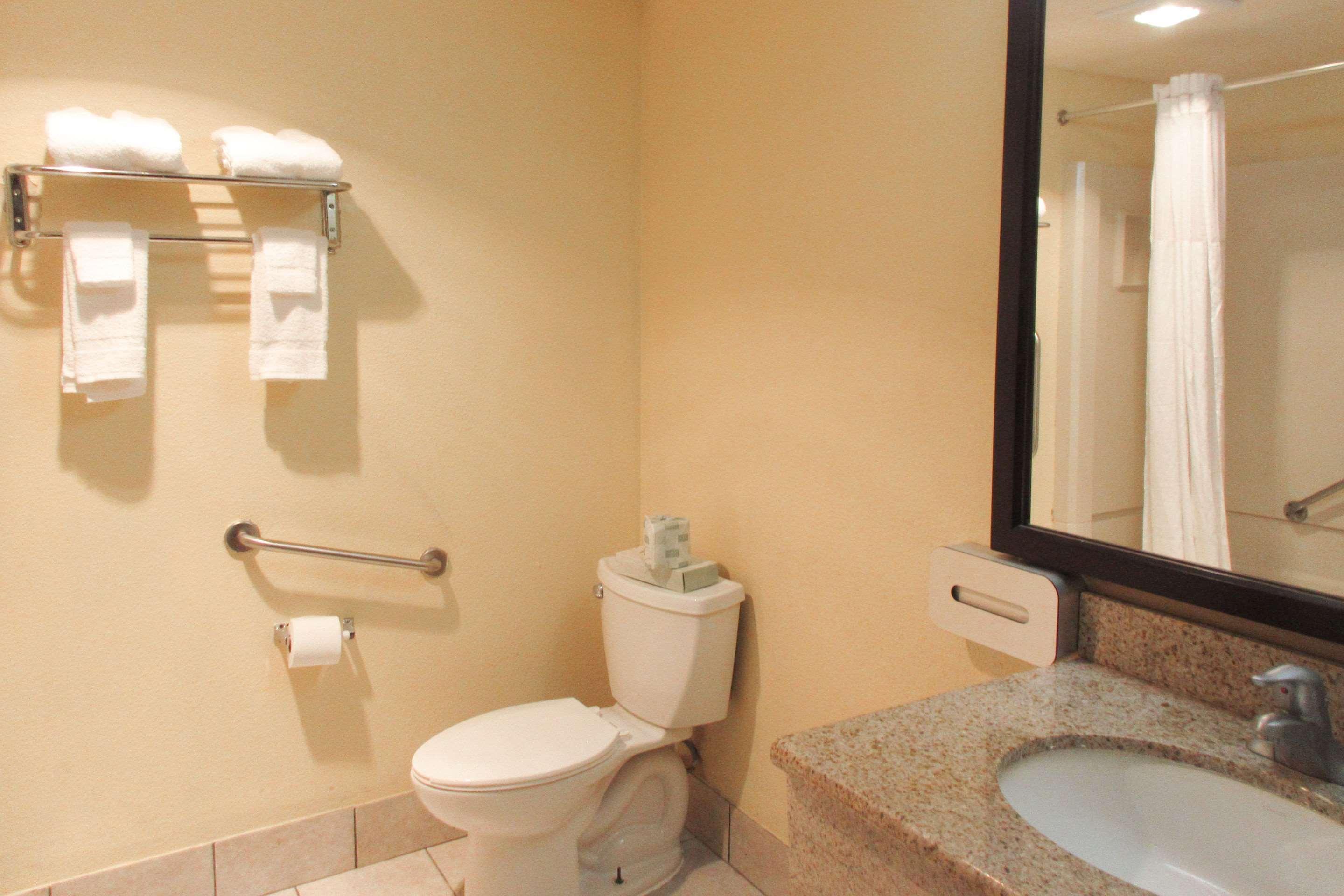 Quality Inn & Suites Cincinnati Extérieur photo