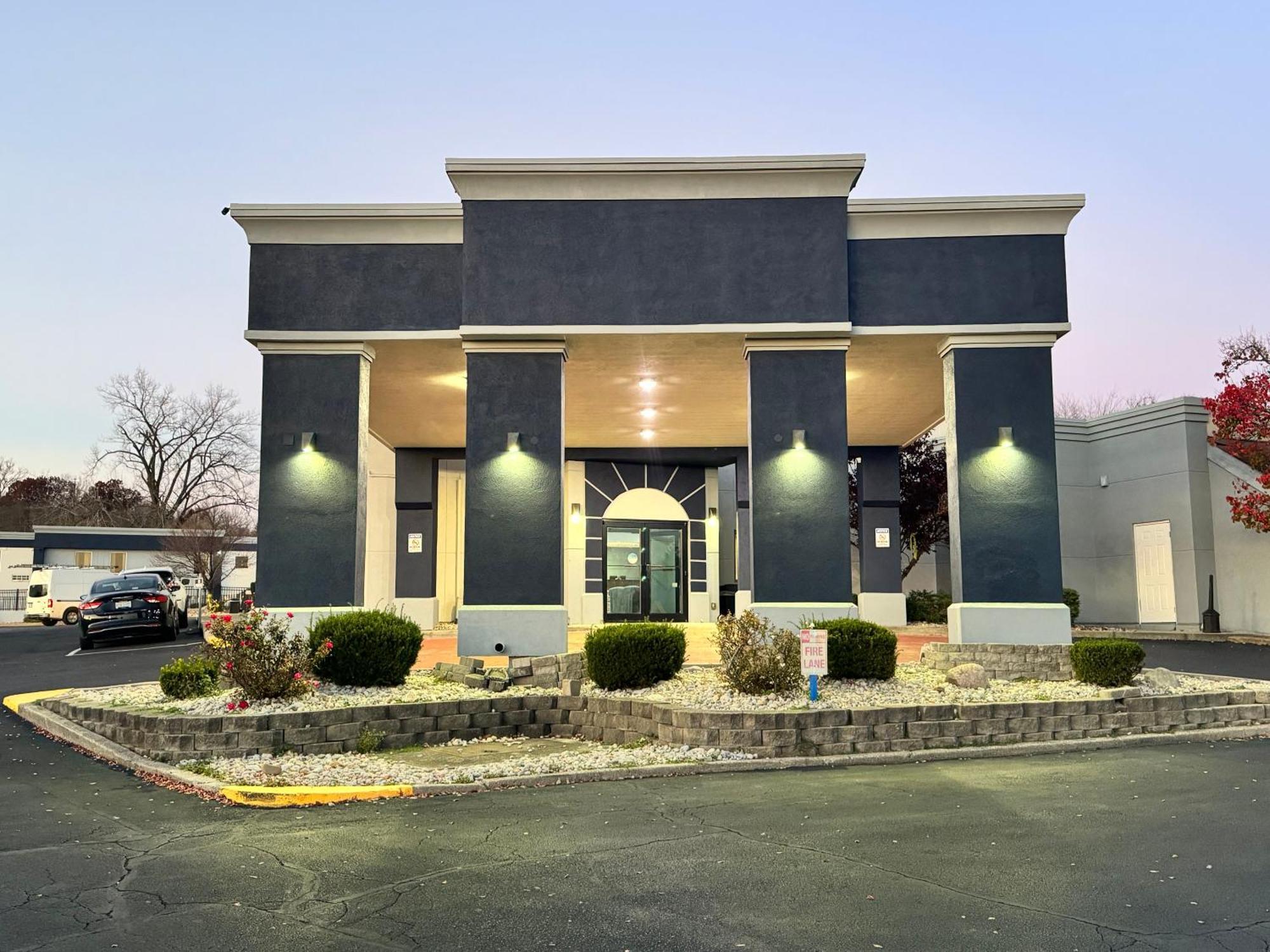 Quality Inn & Suites Cincinnati Extérieur photo