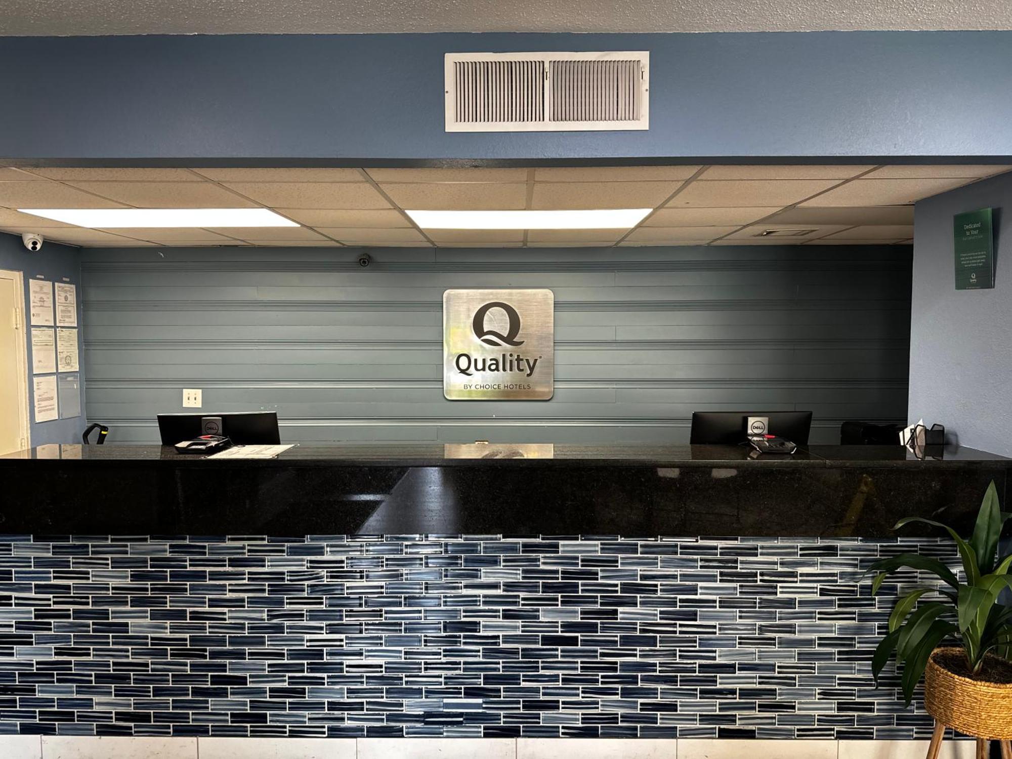 Quality Inn & Suites Cincinnati Extérieur photo