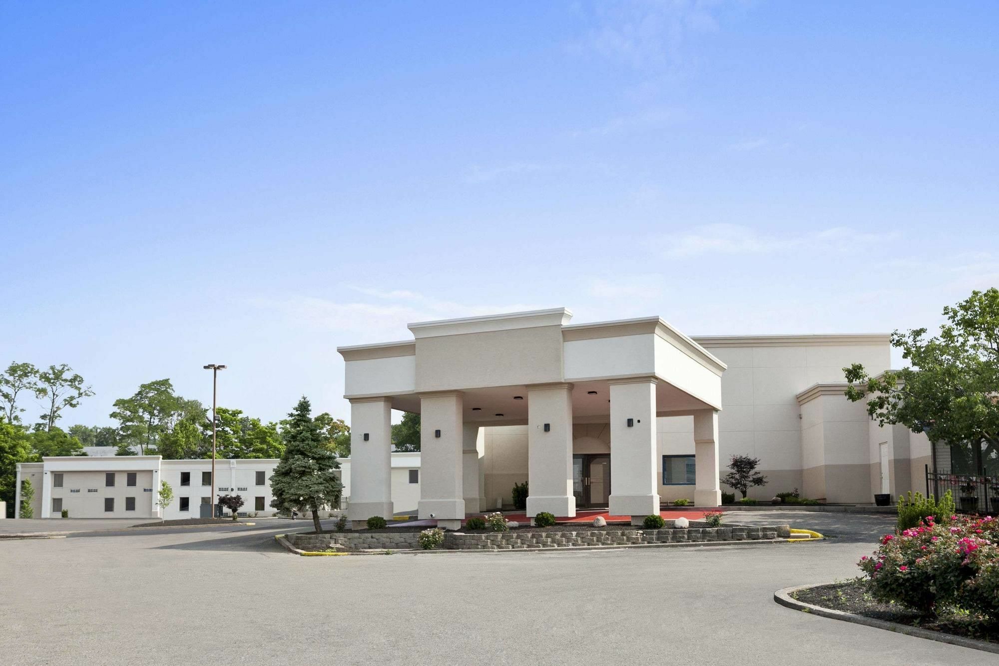 Quality Inn & Suites Cincinnati Extérieur photo