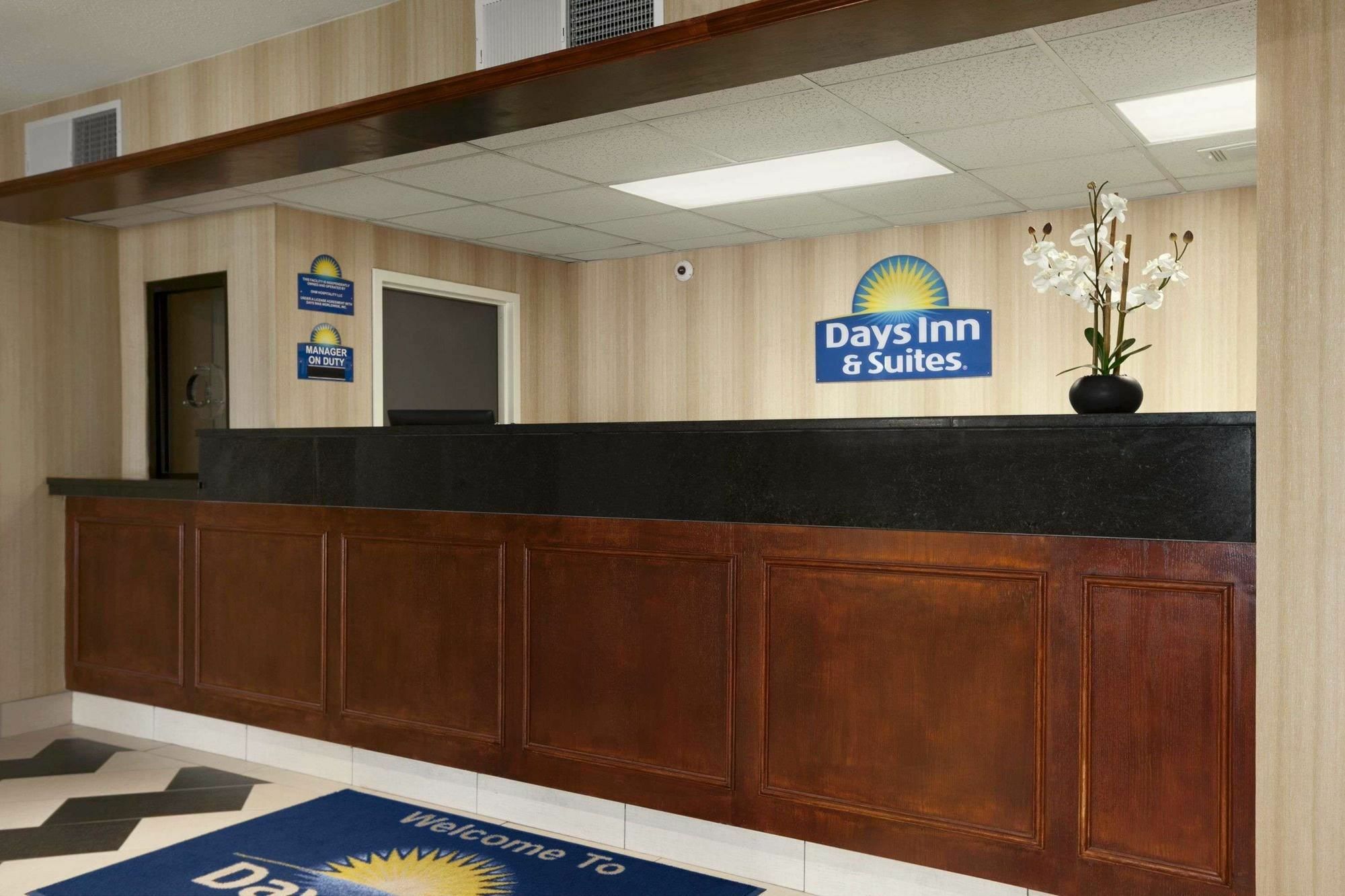 Quality Inn & Suites Cincinnati Extérieur photo